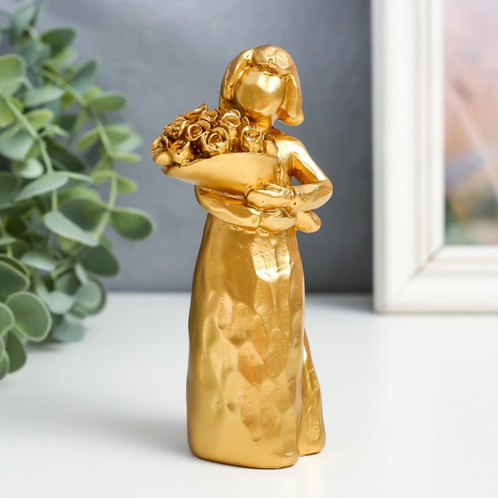 Сувенир полистоун "Девочка с букетом роз" золото 4х6х13 см