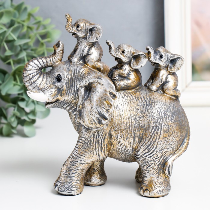 Сувенир полистоун Слон и три слонёнка на спине светлое золото 15х8,5х6 см 
