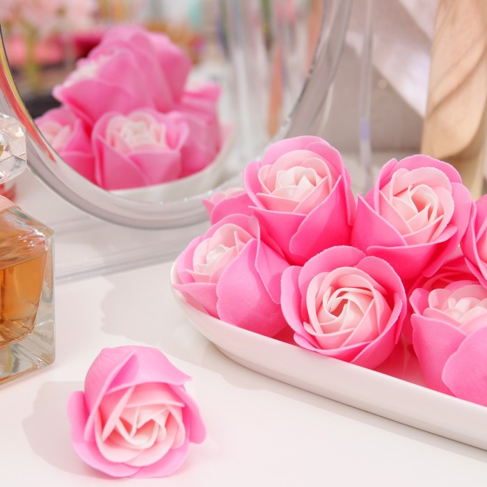 Мыльная роза, бело-розовая