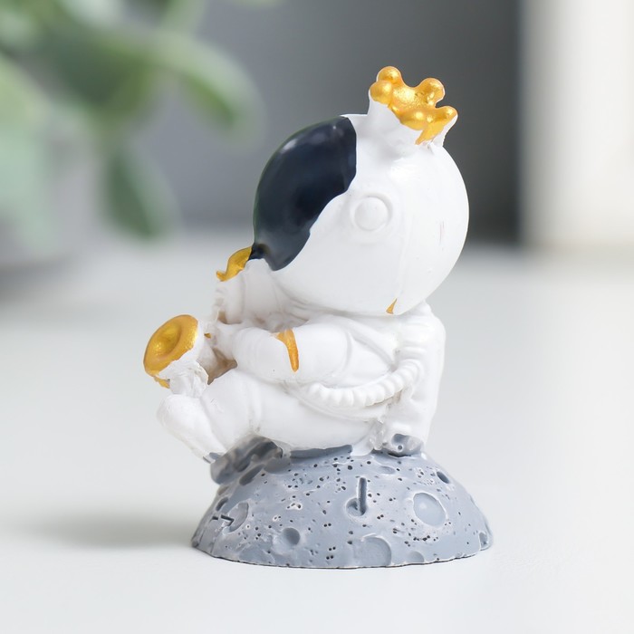 Сувенир полистоун "Космонавт-музыкант" МИКС 4х3х3 см 9229792