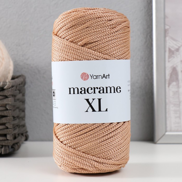

Пряжа "Macrame XL" 100% полиэстер 130м/250г (131 св.вереск)