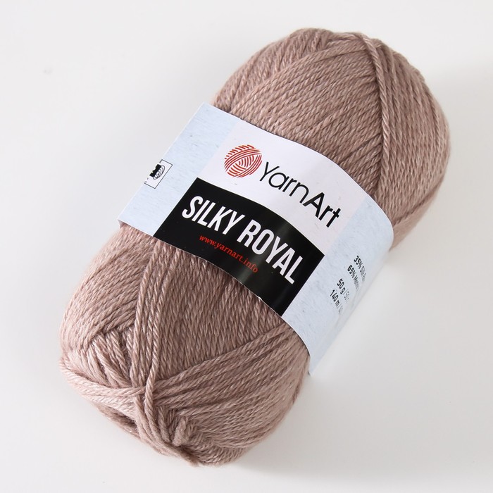 

Пряжа "Silky Royal" 65% мерин.шерсть, 35% иск.шелк 140м/50г (437 беж)