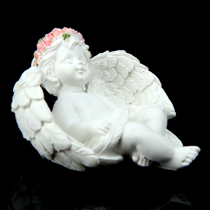 Сувенир "Ангелок в венке из роз отдыхает", МИКС