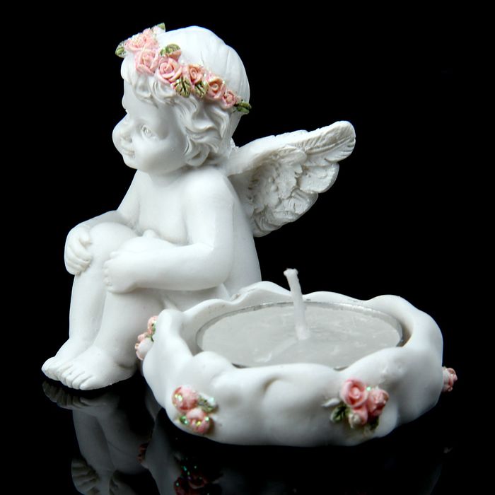 Сувенир "Ангелок в венке из роз у свечи", МИКС