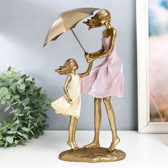 Сувенир полистоун Мама с дочкой под зонтом на ветру 12,5х16,5х33 см