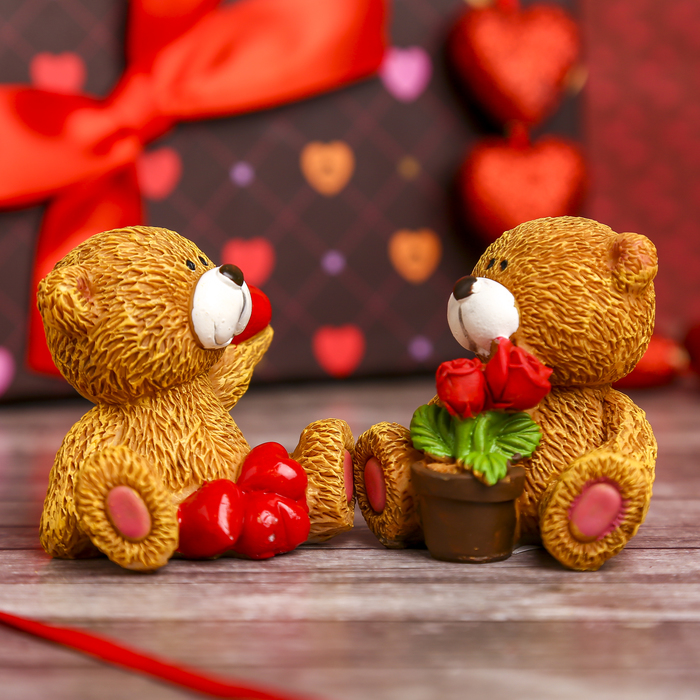 Сувенир "Мишка с сердцами/с цветами в кашпо", МИКС