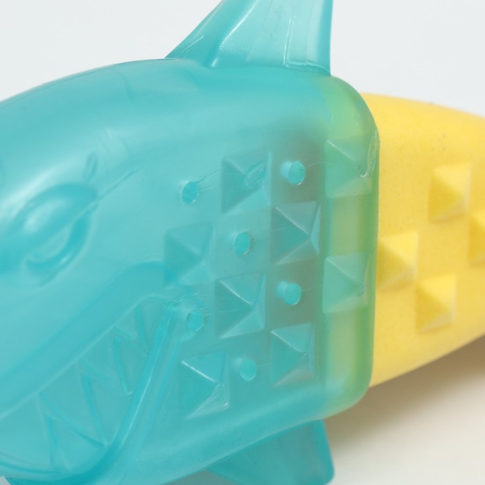 Игрушка из термопластичной резины "Акула" с охлаждающим эффектом, 17,5 см