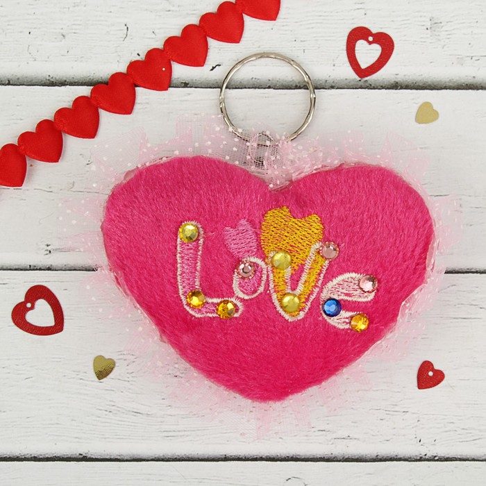 Мягкая игрушка-брелок "Сердце" Love со стразами, цвет розовый