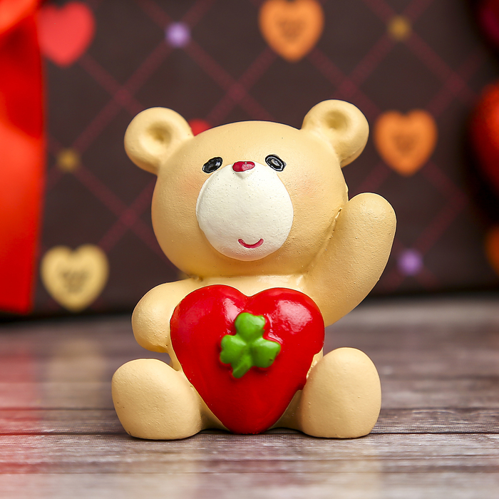 Сувенир "Мишутка с сердцем"