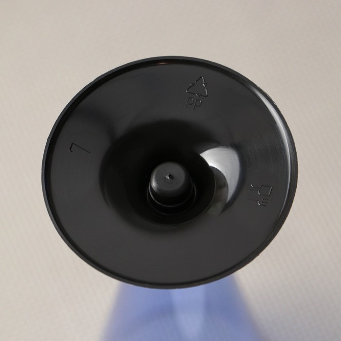 Фужер одноразовый «Конус», 150-180 мл, 6 шт в упаковке, цвет синий с чёрной ножкой