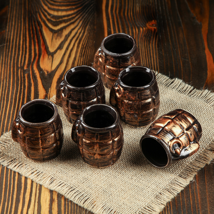 Штоф с рюмками "Танк" чёрный, 7 предметов, 1 л