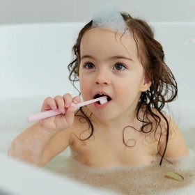 Зубная щётка Happy Baby Заяц, детская, розовая