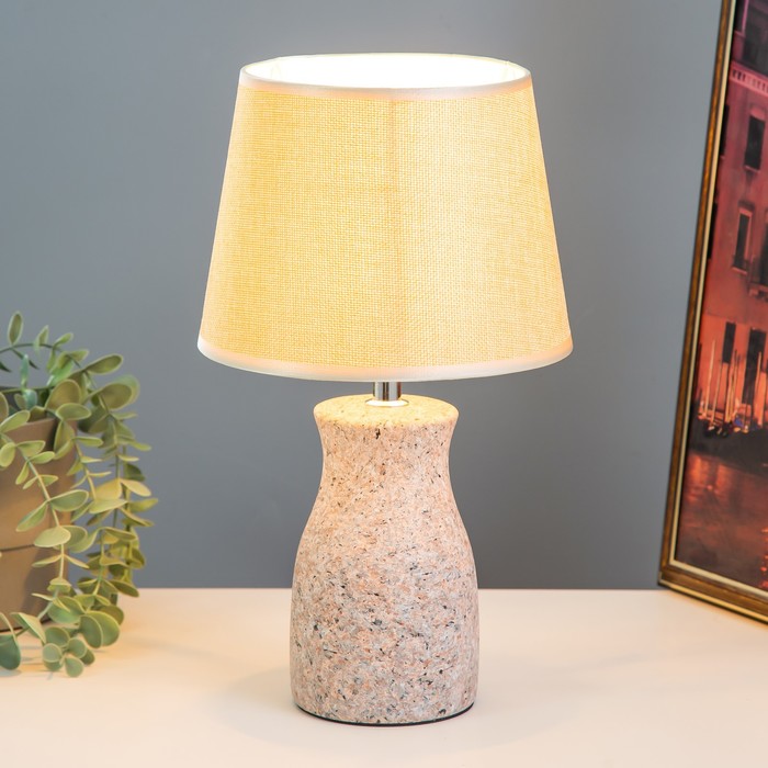 фото Настольная лампа "аврил" е14 40вт бежевый 20х20х33,5 см risalux