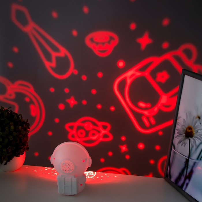 Ночник-проектор "Космонавт" LED 3Вт USB белый 9,5х11х13 см 9337311