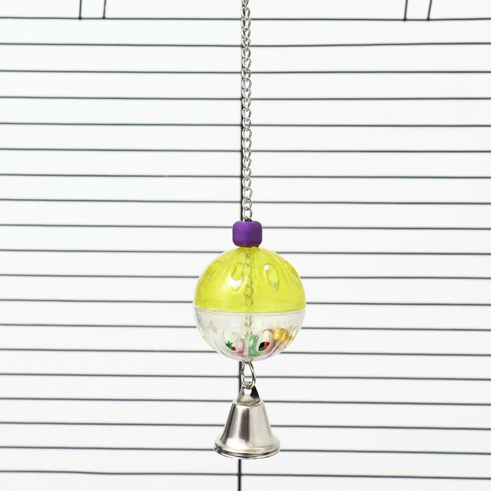 Игрушка для птиц "Шарик на цепочке с колокольчиком", d шара 4.4 см, микс цветов