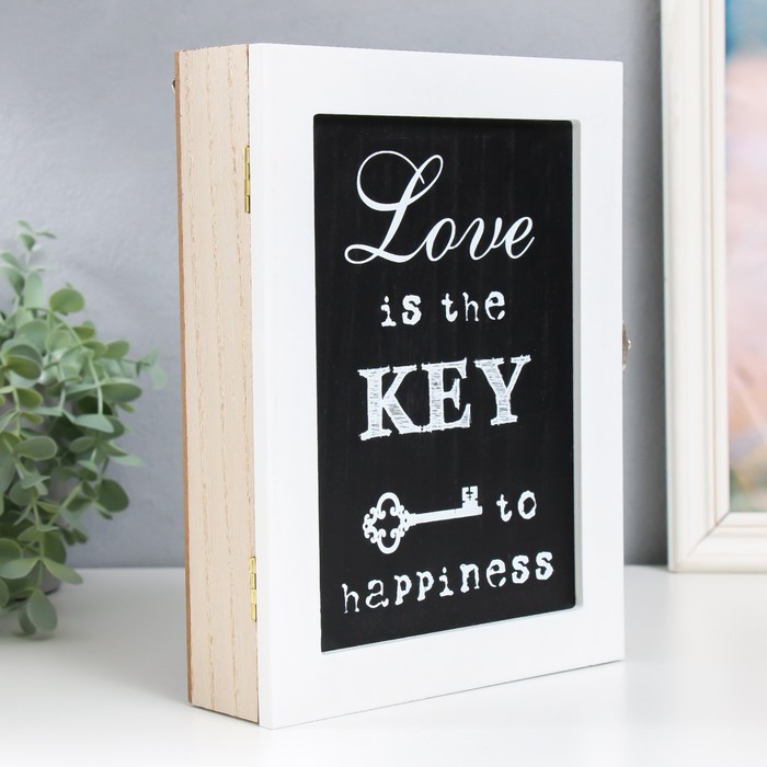 Ключница дерево 6 крючков "Любовь - это ключ к счастью" 20х5,3х26 см