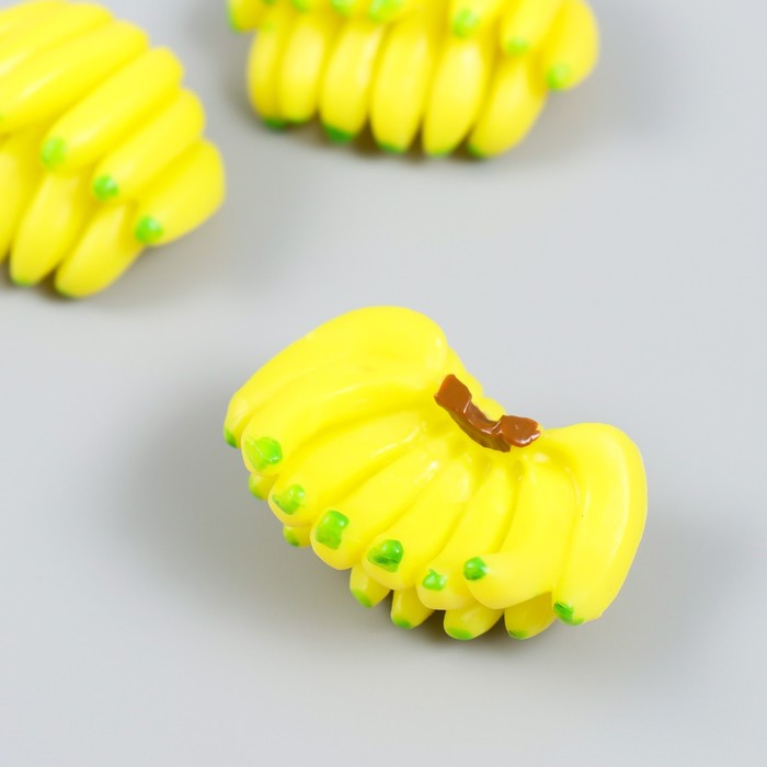 Декор для творчества PVC Связка бананов 3х4,4х1,7 см