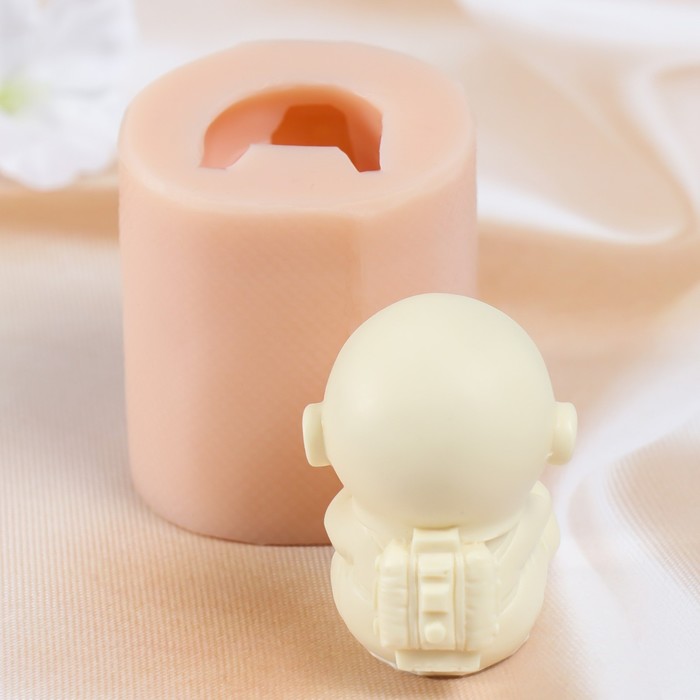 Молд силикон "Космонавт сидит" 5,5х3,5х5 см 9530351