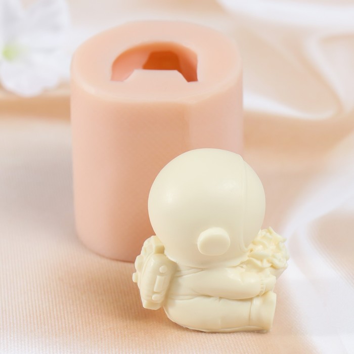 Молд силикон "Космонавт сидит" 5,5х3,5х5 см 9530351