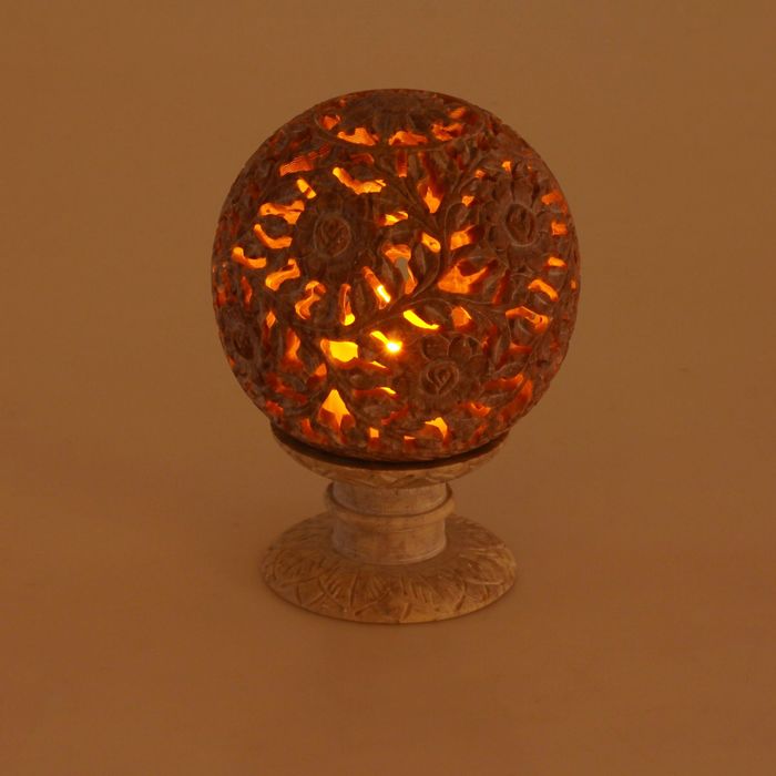 Подсвечник-шар резной "Слон"