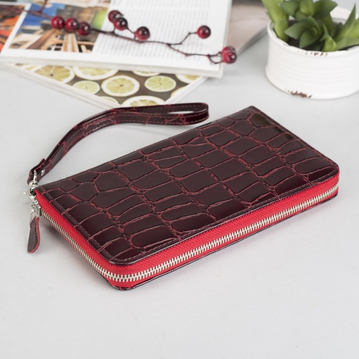 Кошелёк женский на молнии, 2 отдела, отдел для монет, с ремешком, бордовый скат