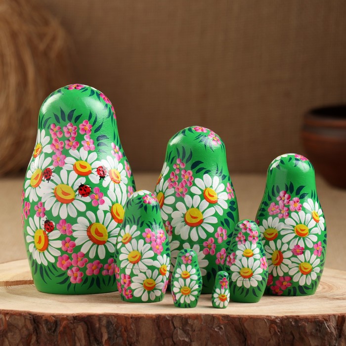 

Матрёшка "В сарафане с ромашками", 7 кукольная, 13,5х7х7 см