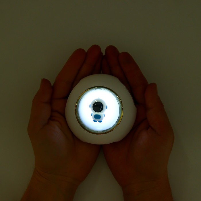 Ночник с грелкой для рук "Астронавт" LED USB белый 9х9х5 см 9417296