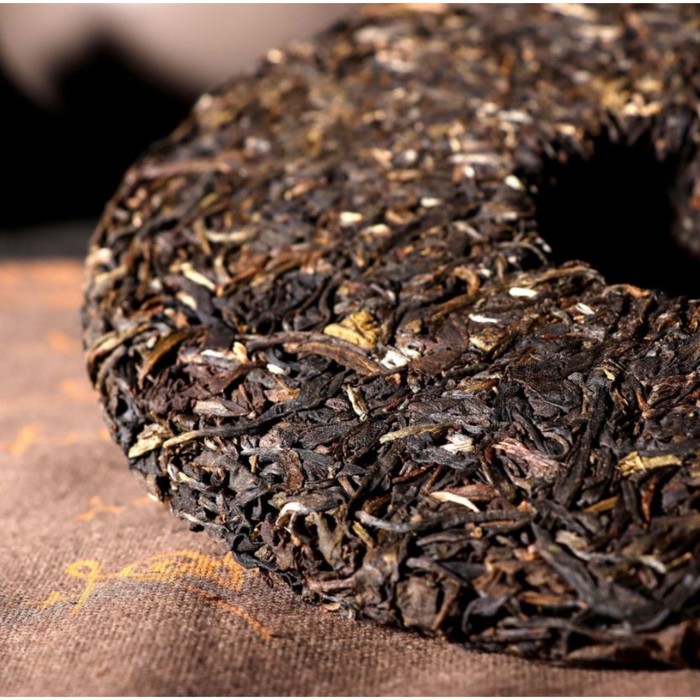 Китайский выдержанный зеленый чай Шен Пуэр. Chuanshì yìnjì, 357 г, 2017 г, блин элитный чай пуэр шен иву 357гр многолетный настоящий китайский чай