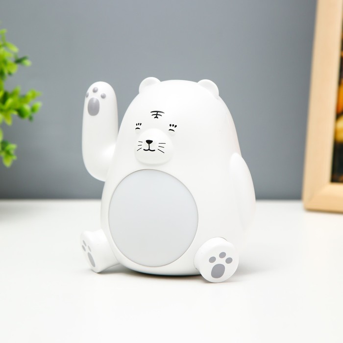 

Ночник "Мишка манеки" LED 6000К USB АКБ белый 11х9х11см RISALUX