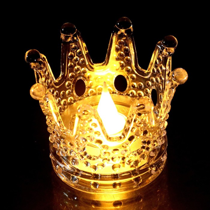 Свеча светодиодная "Корона" горит жёлтым