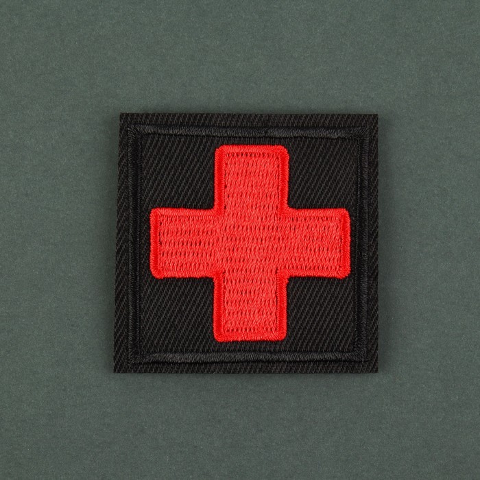 Шеврон на липучке «Красный крест», 4,7 × 4,7 см, цвет чёрный/красный