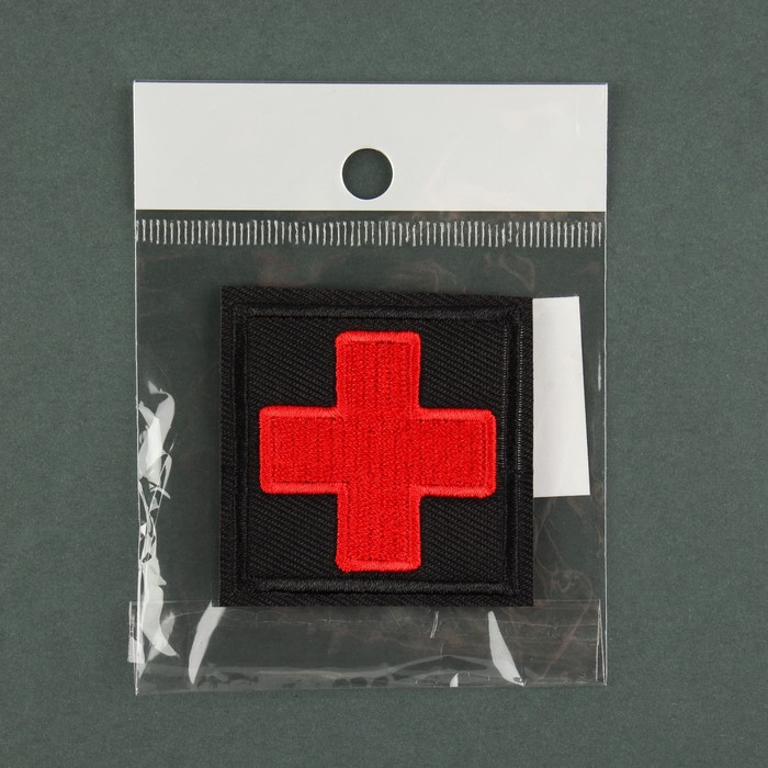 Шеврон на липучке «Красный крест», 4,7 × 4,7 см, цвет чёрный/красный
