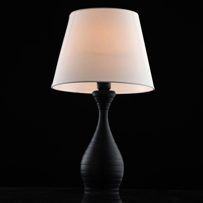 фото Настольная лампа «салон», размер 33x56x33 см, 60вт 1xe27 ip 20 mw-light
