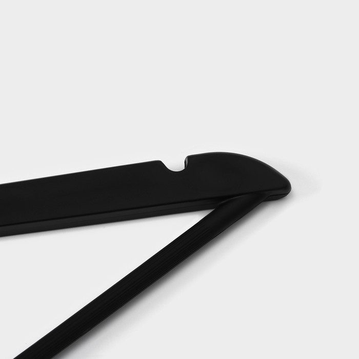 Вешалка-плечики с антискользящей перекладиной Доляна, 3 шт, 43×25 см, цвет чёрный