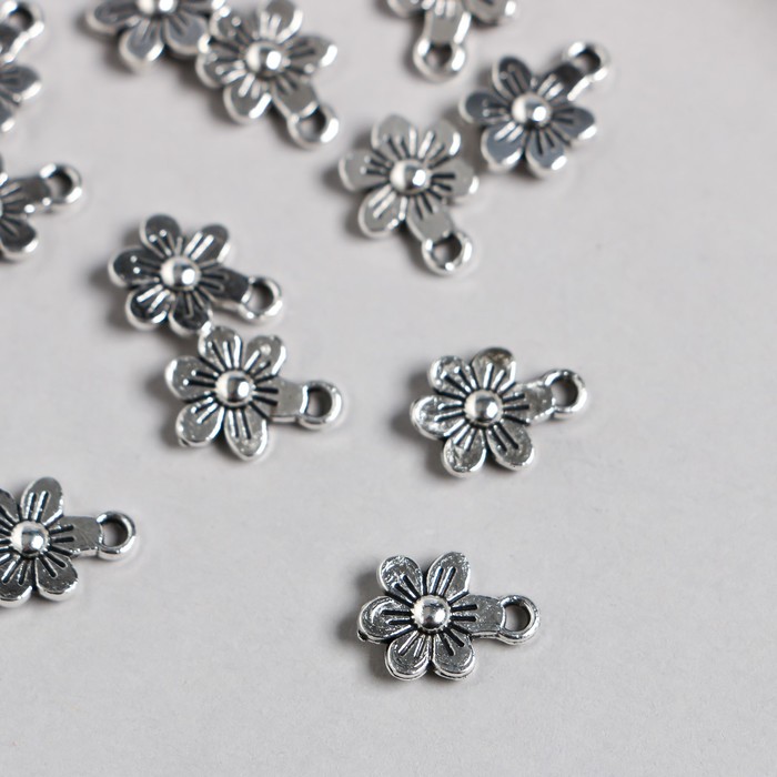 Декор для творчества металл Маленький цветочек серебро 1,2х0,9 см