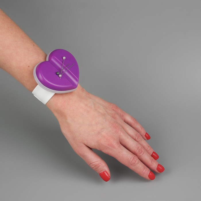Игольница магнитная на руку «Сердце», 23 × 6,3 × 1,5 см, цвет МИКС