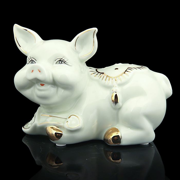 Нэцкэ "Свинка с жезлом Жуи"