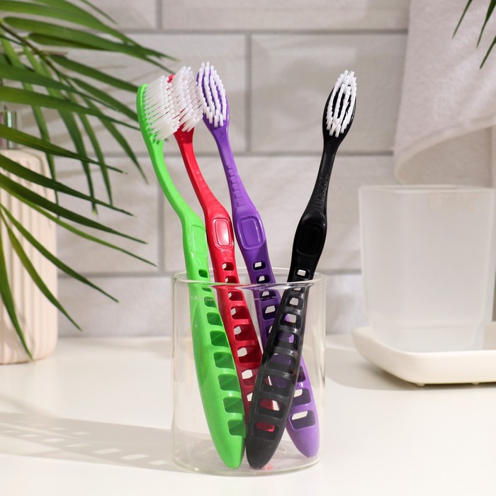 

Зубная щётка "Северная Корона" Vilsen Brush средней жесткости.