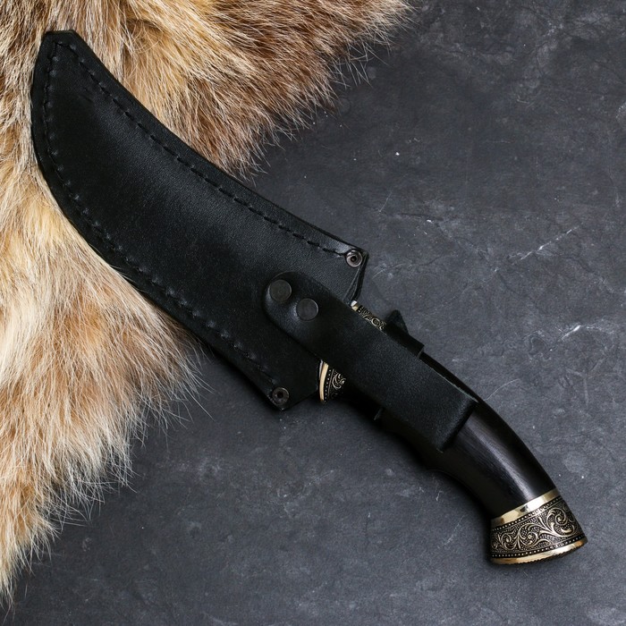 Нож кавказский "Охотник" с ножнами, гарда -мельхиор, сталь - 65х13, рукоять - граб