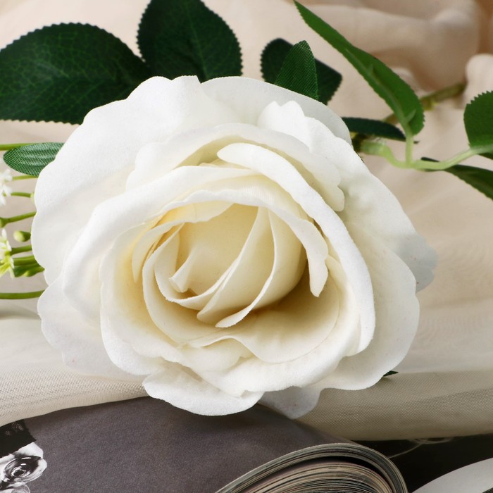Цветы искусственные "Роза венесуэльская" 8х56 см, белый