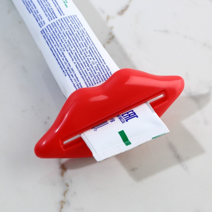 Выдавливатель для зубной пасты «Губы», 9,5 х 4,5 см