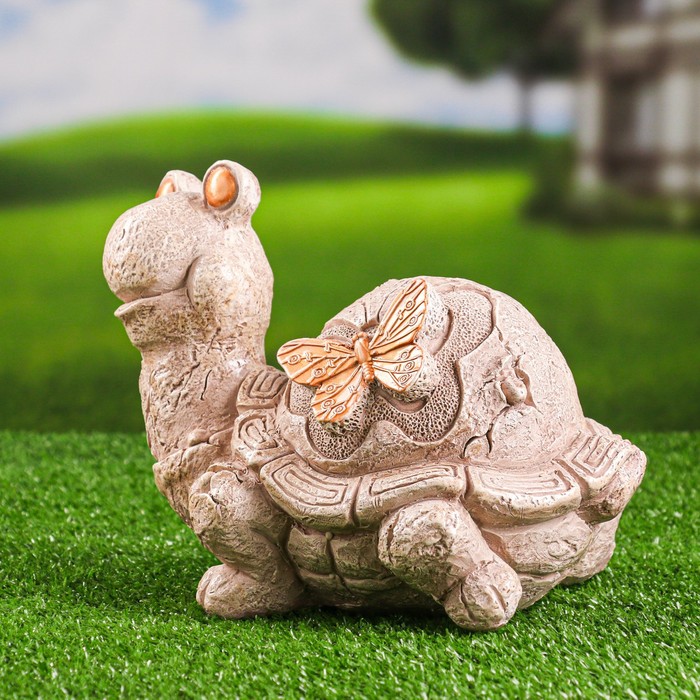 Садовая фигура "Черепаха с бабочкой" слоновая кость, 24х19х18см