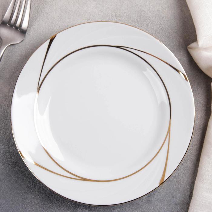 Тарелка фарфоровая «Бомонд», d=17,5 см, цвет белый с золотой отводкой тарелка бомонд d 17 5 см цвет белый с золотой отводкой
