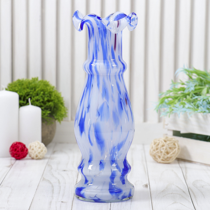 Ваза "Интрига" бело-синяя