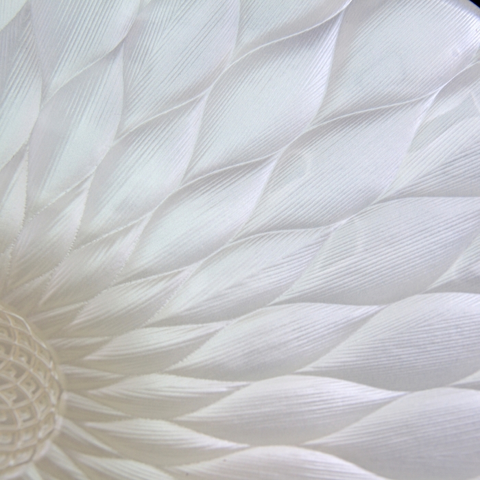 Блюдо "Лотос", жемчужно-белое