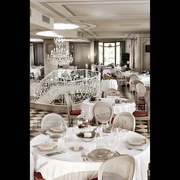 Блюдо "Алмаз", бежевое