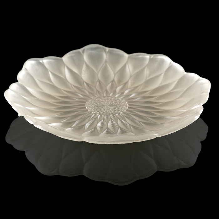 Тарелка "Лотос", жемчужно-белая