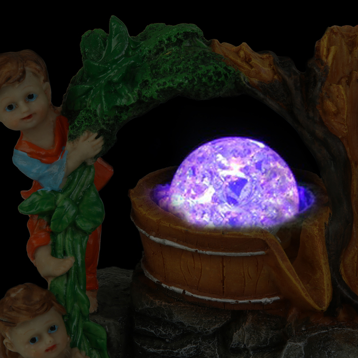 Фонтан детишки 18х25 см прятки (с подсветкой)