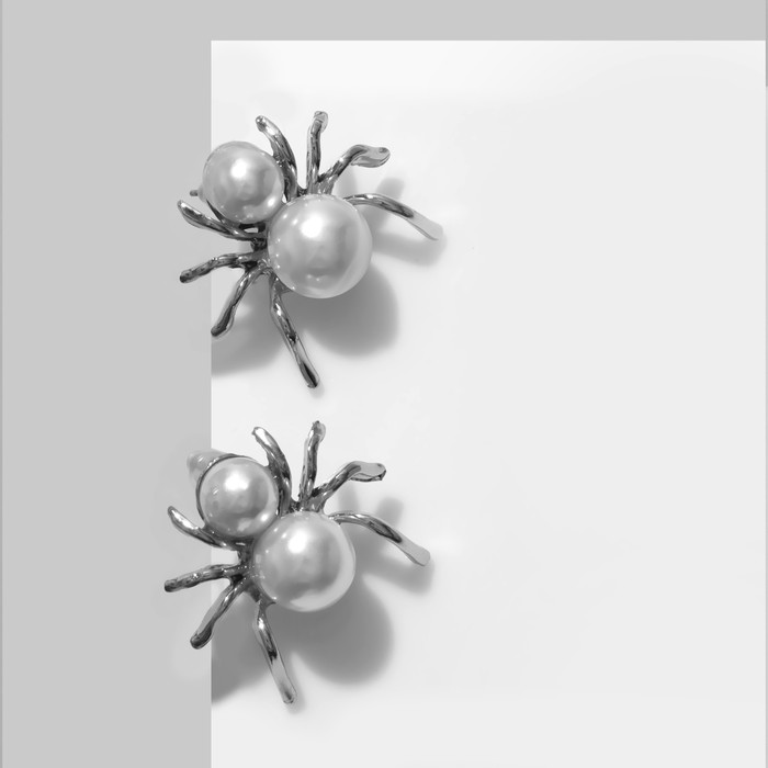 Серьги с жемчугом «Паук» миниатюрный, цвет белый в серебре