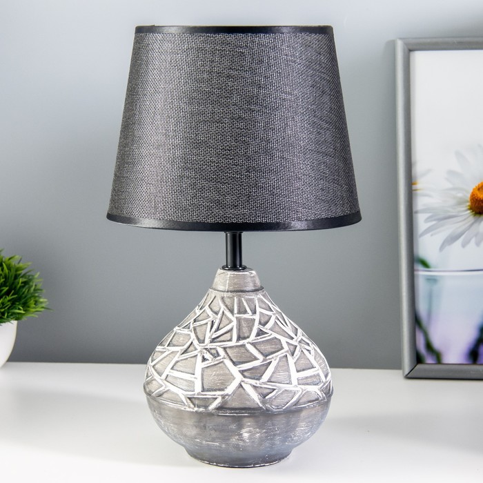 

Настольная лампа "Ева" Е14 40Вт черный 20х20х33см RISALUX